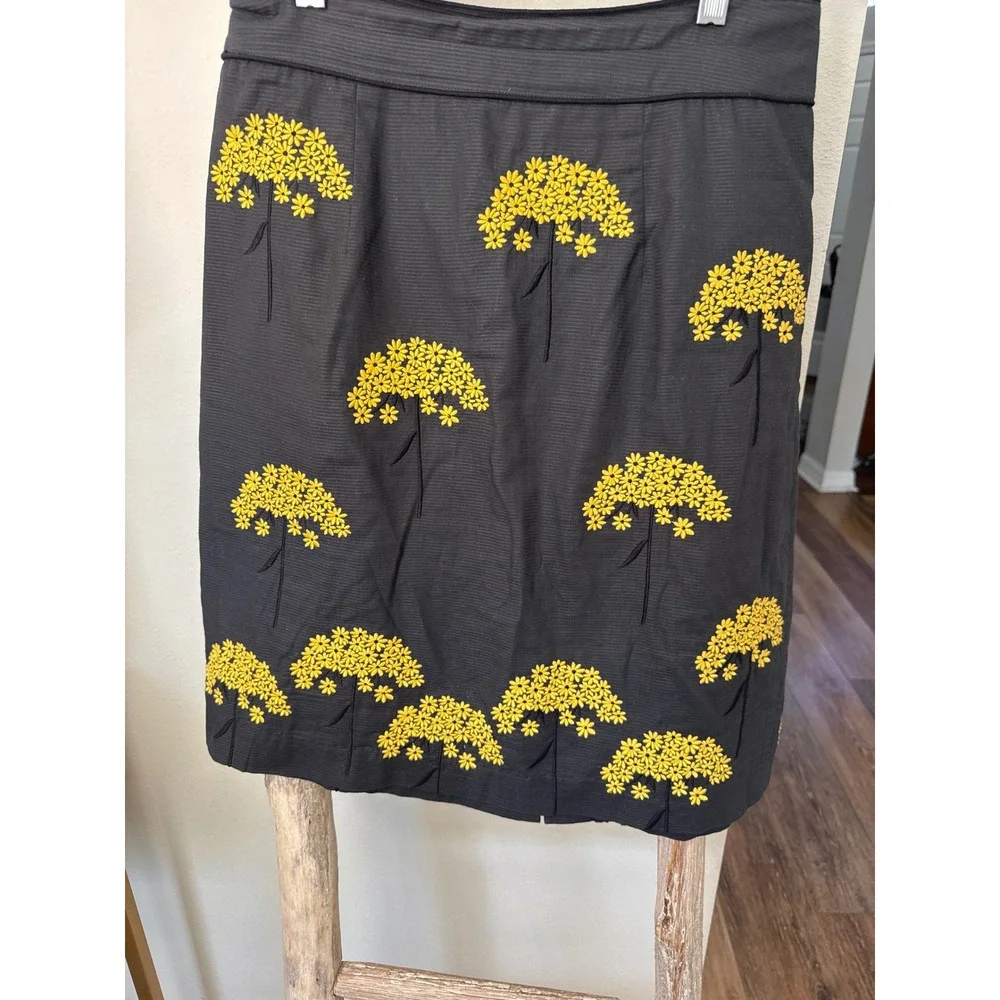 Anthropologie Floreat yellow floral embroidered fennel skirt Black yellow size 8